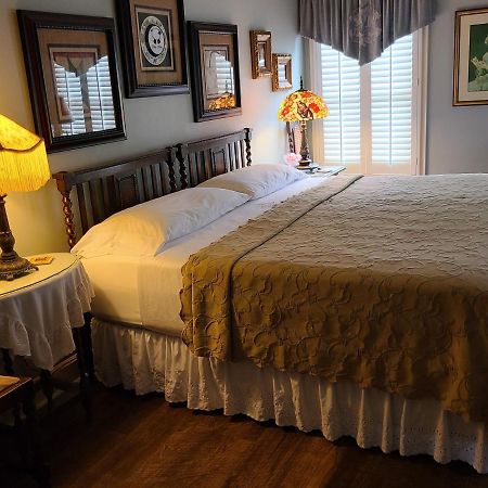 Red Bluff Cottage Bed & Breakfast Montgomery Exterior photo