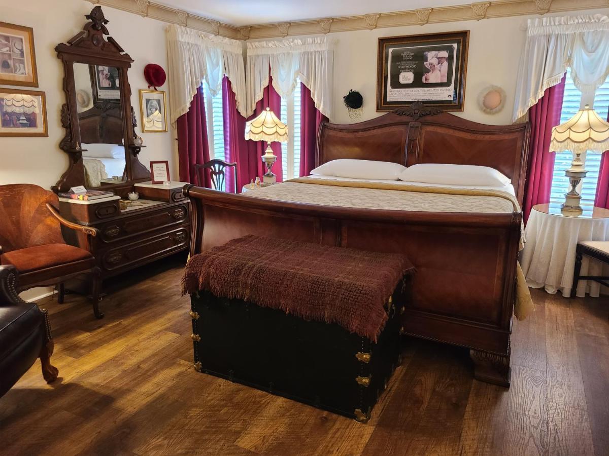 Red Bluff Cottage Bed & Breakfast Montgomery Exterior photo