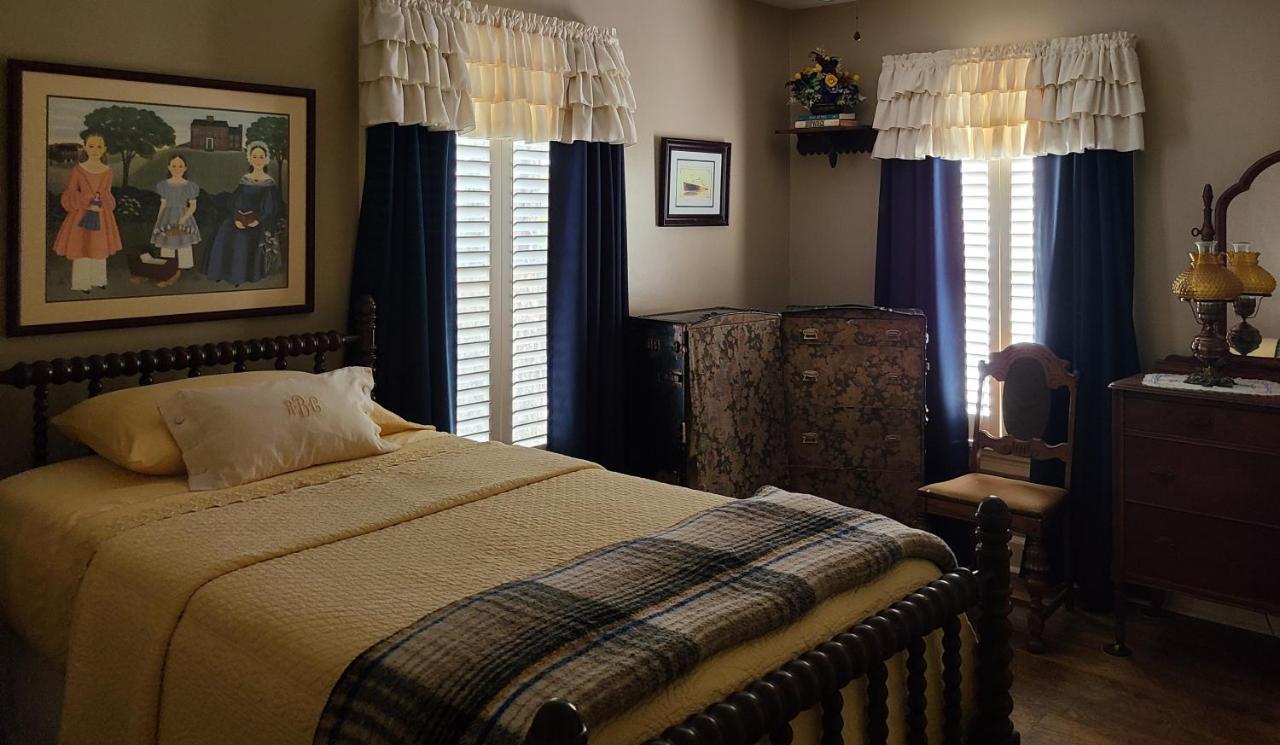 Red Bluff Cottage Bed & Breakfast Montgomery Exterior photo