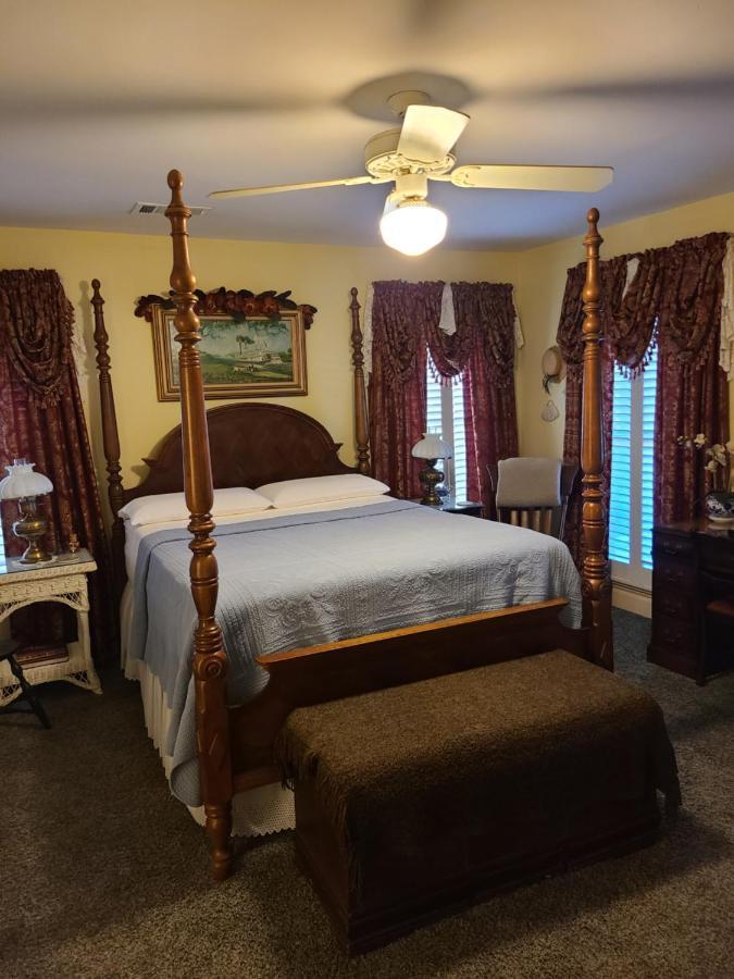 Red Bluff Cottage Bed & Breakfast Montgomery Exterior photo