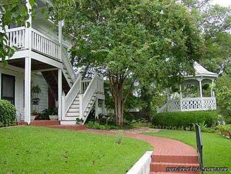 Red Bluff Cottage Bed & Breakfast Montgomery Exterior photo