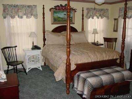 Red Bluff Cottage Bed & Breakfast Montgomery Room photo