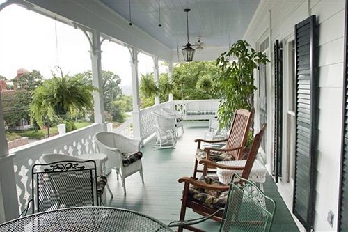 Red Bluff Cottage Bed & Breakfast Montgomery Exterior photo